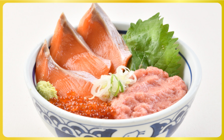 築地食堂 源ちゃん　イクラ・サーモン・ ネギトロ丼（味噌汁付）
